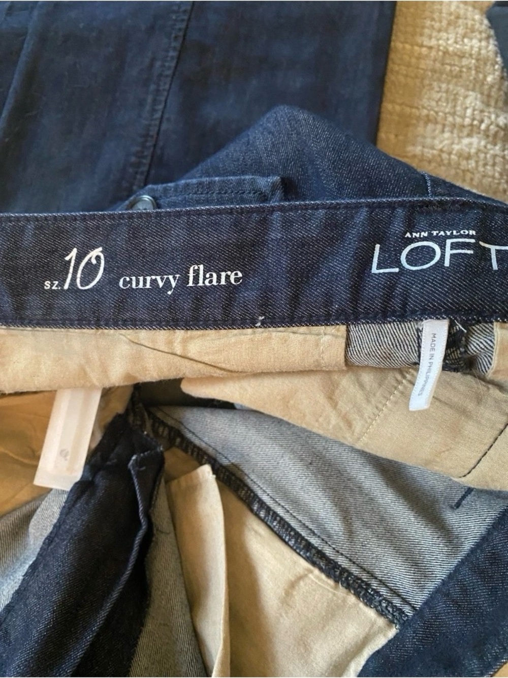 NEW Ann Taylor Loft Sz 10 Dark Wash Blue Curvy Flare Denim Jeans